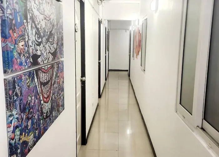 Casa Picasso Near Chabad House 호텔 2*