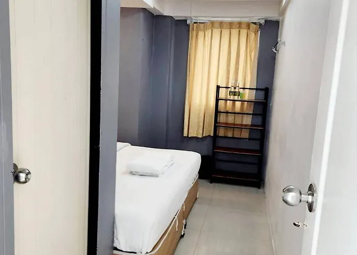 Casa Picasso Near Chabad House 2* 방콕