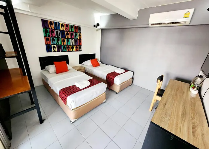 Casa Picasso Near Chabad House 방콕