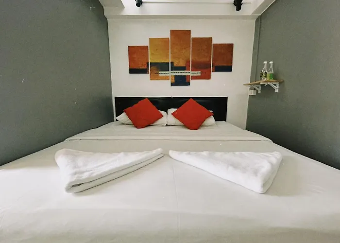 Casa Picasso Near Chabad House 호텔