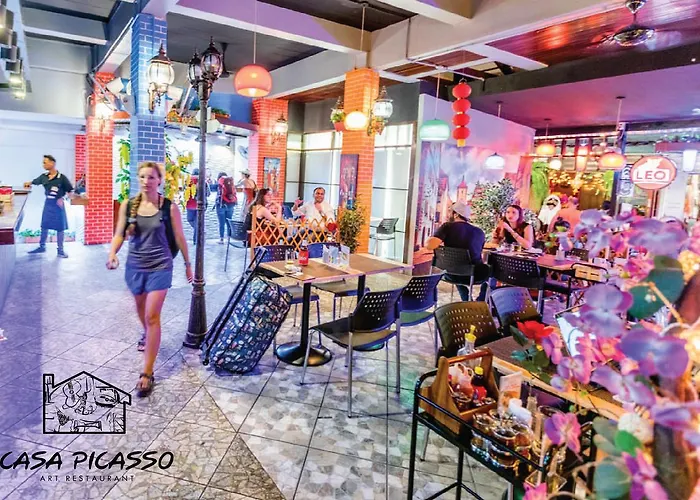 Casa Picasso Near Chabad House 호텔 2*